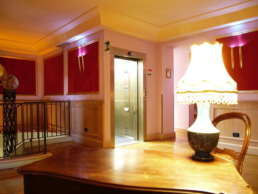 Hotel Royal CTA Exterior foto